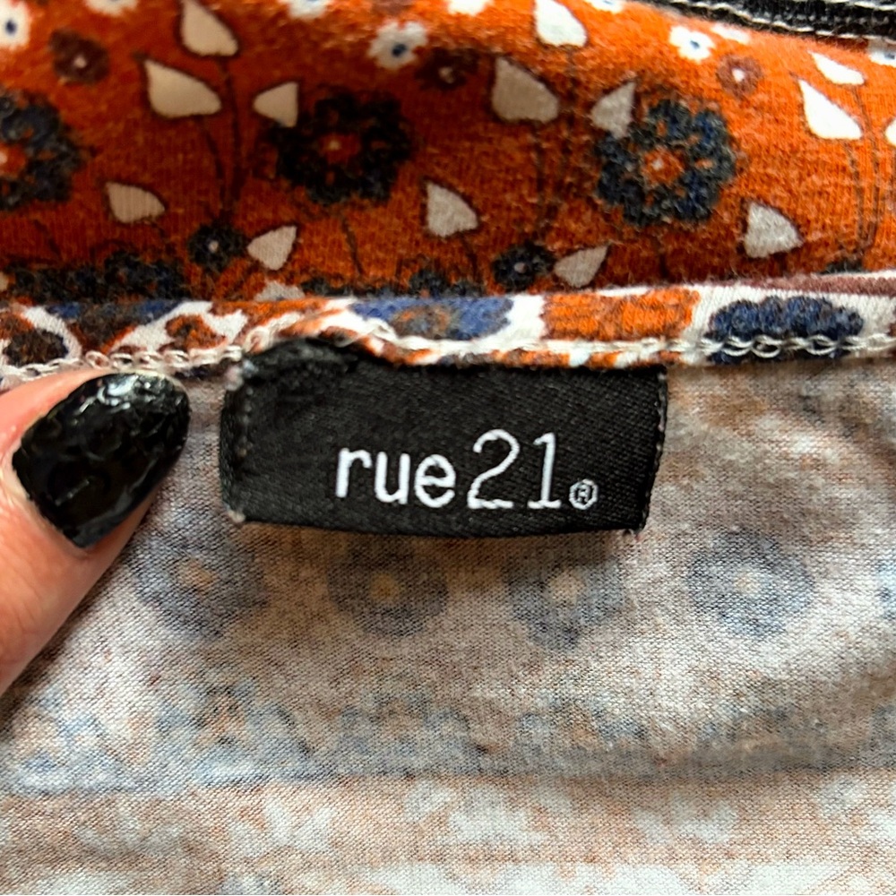 Rue21 Boho Paisley Halter Top Open Back Crop Top M - Picture 6 of 6